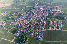 Drohnenaufname von Ortsteil Nußdorf in Landau in der Pfalz im Bundesland Rheinland-Pfalz, Deutschland
