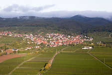 Drohnenaufname von Ortsteil Rechtenbach in Schweigen-Rechtenbach im Bundesland Rheinland-Pfalz, Deutschland