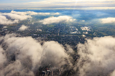 Stadtansicht unter Wolken aus Westen in Landau in der Pfalz im Bundesland Rheinland-Pfalz, Deutschland