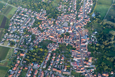 Drohnenbild von Ortsteil Godramstein in Landau in der Pfalz im Bundesland Rheinland-Pfalz, Deutschland