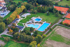 Schwimmpark Bellheim mit Wohnmobilstellplatz im Bundesland Rheinland-Pfalz, Deutschland