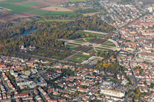 Rokoko Parkanlage des Garten und Schloss Schwetzingen in Schwetzingen im Bundesland Baden-Württemberg, Deutschland