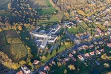 Luftaufnahme von Klinikgelände des Krankenhauses Centre Hospitalier de la Lauter in Wissembourg in Grand Est im Bundesland Bas-Rhin, Frankreich