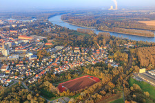 Friedensstraße und Stadion am Bornpfuhl in Germersheim im Bundesland Rheinland-Pfalz, Deutschland
