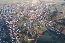 Klingenmünster im Bundesland Rheinland-Pfalz, Deutschland aus der Luft