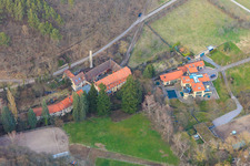 Gebäude im Hainbachtal in Gleisweiler im Bundesland Rheinland-Pfalz, Deutschland