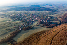 Zinswiller im Bundesland Bas-Rhin, Frankreich von oben gesehen