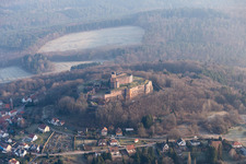 Lichtenberg, Burgruine des Château de Lichtenberg in den Nordvogesen im Bundesland Bas-Rhin, Frankreich von oben