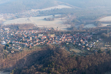 Lichtenberg, Burgruine des Château de Lichtenberg in den Nordvogesen im Bundesland Bas-Rhin, Frankreich aus der Luft
