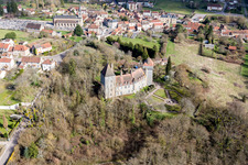 Schrägluftbild von Épinac im Bundesland Saône-et-Loire, Frankreich