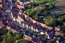 Seebach im Bundesland Bas-Rhin, Frankreich von oben gesehen
