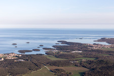 Schrägluftbild von Flengi im Bundesland Gespanschaft Istrien, Kroatien