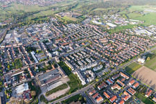 Neustadt an der Weinstraße im Bundesland Rheinland-Pfalz, Deutschland aus der Luft