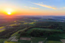 Sonnenuntergang im Weserbergland in Ottenstein im Bundesland Niedersachsen, Deutschland