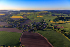 Dorfansicht aus Nordwesten am Morgen in Negenborn im Bundesland Niedersachsen, Deutschland