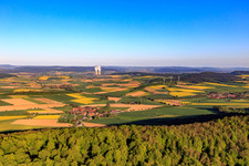 Blick von Bremke aus auf das KKW Grohnde in Emmerthal im Bundesland Niedersachsen, Deutschland