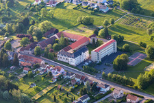 Rue Saint-Michel, Clos du chateau und École élémentaire publique in Neufgrange im Bundesland Moselle, Frankreich