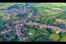 Harskirchen von Westen im Bundesland Bas-Rhin, Frankreich