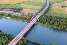 Speyerer Autobahnbrücke für die A61 über den Rhein in Otterstadt im Bundesland Rheinland-Pfalz, Deutschland