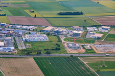 Luftbild von Gewerbegebiet Carl-Benz-Straße von Osten in Rülzheim im Bundesland Rheinland-Pfalz, Deutschland