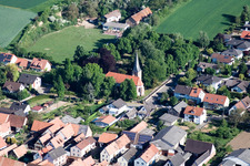 Wolfgangskirche von Südosten in Freckenfeld im Bundesland Rheinland-Pfalz, Deutschland