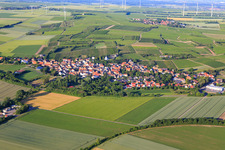Ortsansicht aus Nordwesten in Hillesheim im Bundesland Rheinland-Pfalz, Deutschland