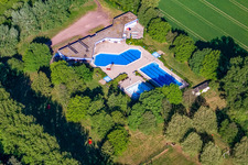 Luftbild von Freibad in Steinfeld im Bundesland Rheinland-Pfalz, Deutschland