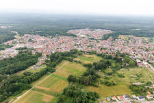 Schrägluftbild von Soufflenheim im Bundesland Bas-Rhin, Frankreich