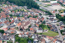 Soufflenheim im Bundesland Bas-Rhin, Frankreich von oben gesehen