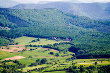 Luftbild von Niederbronn, Villa Riessack in Niederbronn-les-Bains im Bundesland Bas-Rhin, Frankreich