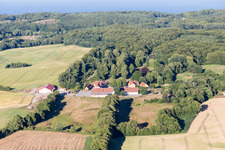 Luftaufnahme von Klintholm Møn (DK), Klintholm Gods in Borre im Bundesland Sjælland, Dänemark