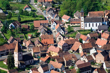 Kirchengebäude im Dorfkern in Weiterswiller in Grand Est im Bundesland Bas-Rhin, Frankreich