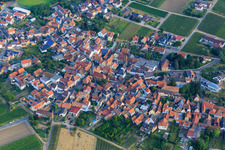 Ortsübersicht aus Süden in Frankweiler im Bundesland Rheinland-Pfalz, Deutschland