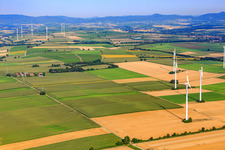Windkraftanlagen in Minfeld im Bundesland Rheinland-Pfalz, Deutschland von oben
