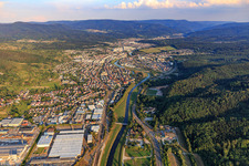 Stadt an der Murg von Nordosten im Ortsteil Bad Rotenfels in Gaggenau im Bundesland Baden-Württemberg, Deutschland