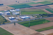 Gewerbegebiet Carl-Benz-Straße in Rülzheim im Bundesland Rheinland-Pfalz, Deutschland
