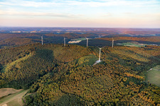 Windkraftanlagen am Kapellenberg im Ortsteil Weschnitz in Fürth im Bundesland Hessen, Deutschland