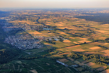 Ortsansicht an der Bergstraße aus Norden in Laudenbach im Bundesland Baden-Württemberg, Deutschland