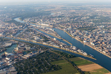 BASF im Ortsteil Innenstadt in Mannheim im Bundesland Baden-Württemberg, Deutschland