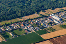 Gewerbegebiet Auf der Busche im Ortsteil Niederlustadt in Lustadt im Bundesland Rheinland-Pfalz, Deutschland