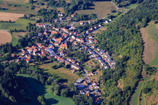 Luftbild von Dorfansicht im Alsenztal aus Norden im Ortsteil Stolzenbergerhof in Bayerfeld-Steckweiler im Bundesland Rheinland-Pfalz, Deutschland