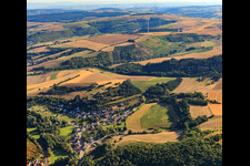 Dorfansicht im Alsenztal aus Süden in Oberndorf im Bundesland Rheinland-Pfalz, Deutschland