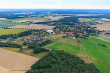 Dorfansicht aus Nordosten im Ortsteil Barskamp in Bleckede im Bundesland Niedersachsen, Deutschland
