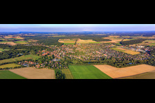 Panorama Perspektive Ortsansicht der Straßen und Häuser der Wohngebiet im Ortsteil Altenebstorf in Ebstorf im Bundesland Niedersachsen, Deutschland