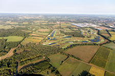 Gelände des Golfplatz Green Eagle Golf Courses in Winsen (Luhe) im Ortsteil Luhdorf im Bundesland Niedersachsen, Deutschland von einer Drohne aus