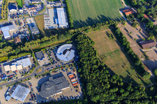 Opel Ernst Dello - Lüneburg und Claas Wehner Autohaus GmbH im Industriegebiet August-Horch-Straße im Ortsteil Kaltenmoor im Bundesland Niedersachsen, Deutschland