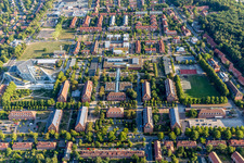 Luftaufnahme von Campus- Universitäts- Bereich Zentralgebäude Leuphana Universität Lüneburg vom Architekt Libeskind in Lüneburg im Ortsteil Bockelsberg im Bundesland Niedersachsen, Deutschland