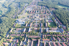 Schrägluftbild von Campus- Universitäts- Bereich Zentralgebäude Leuphana Universität Lüneburg vom Architekt Libeskind in Lüneburg im Bundesland Niedersachsen, Deutschland
