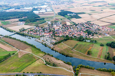 Ort jenseits des Main im Ortsteil Schwarzenau in Schwarzach am Main im Bundesland Bayern, Deutschland