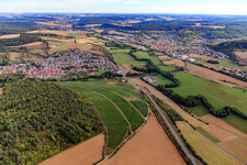 Luftbild von Ortsansicht im Taubertal aus Norden im Ortsteil Gerlachsheim in Lauda-Königshofen im Bundesland Baden-Württemberg, Deutschland